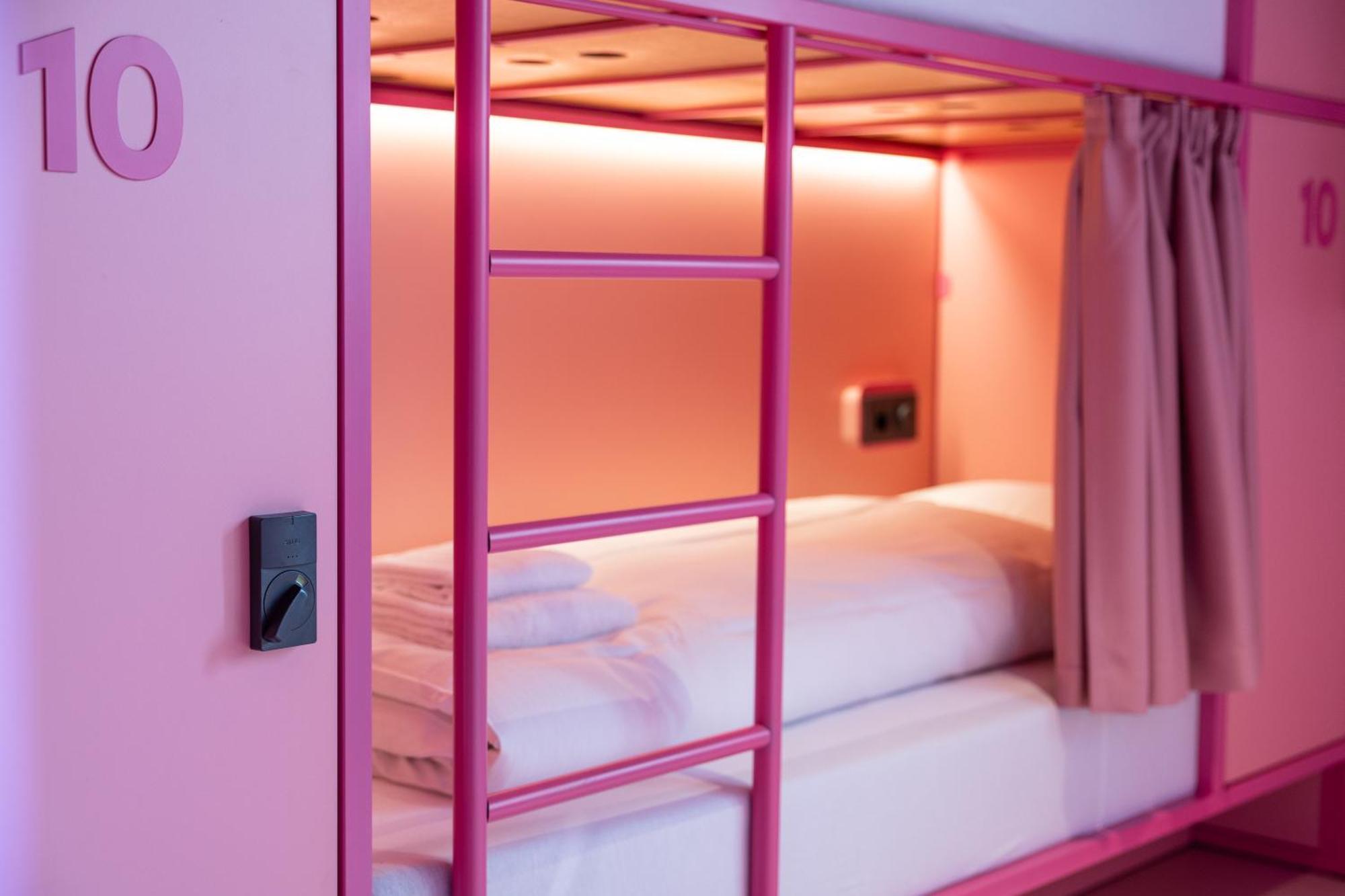 Hostal Bunks At Rode